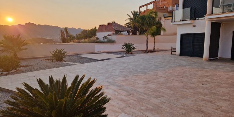 6a0bc1be-de2b-4b37-bcf3-d2313355c8b7