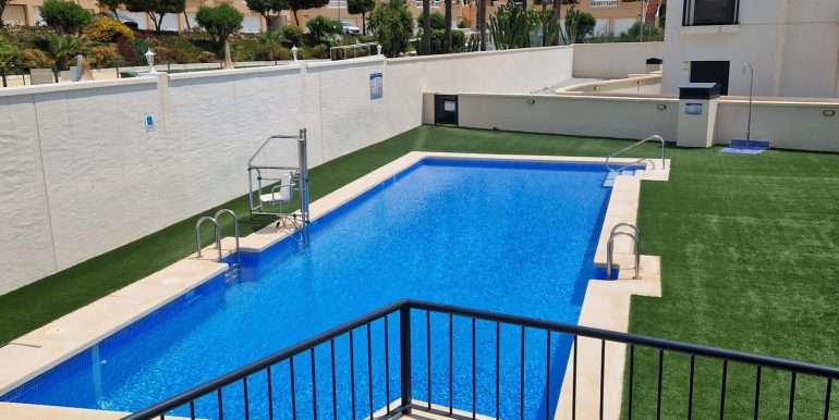 84b4b073-73a5-421c-b0a6-3c8285dcbe5b